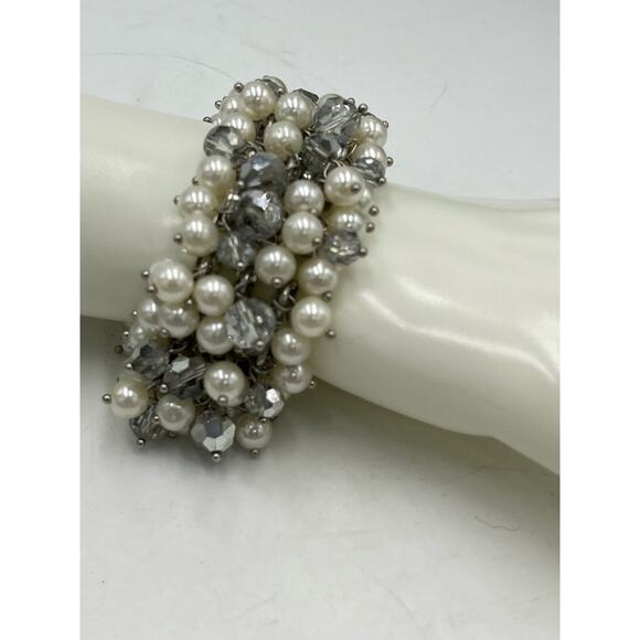 Womens Silver Tone Faux Pearl Silver Bead Cluster Cha Cha Dangle Bracelet - Picture 5 of 8